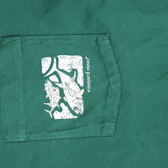 Vineyard Vines Hunter Green Long Sleeve Tee With Front Pocket Size Large - Picture 2 of 5
